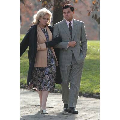 Leonardo DiCaprio geht bei Joanna Lumley auf Tuchfühlung