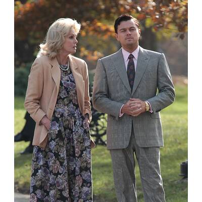 Leonardo DiCaprio geht bei Joanna Lumley auf Tuchfühlung