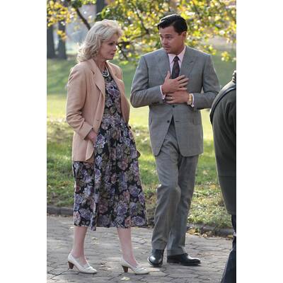 Leonardo DiCaprio geht bei Joanna Lumley auf Tuchfühlung