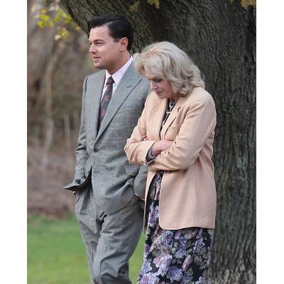 Leonardo DiCaprio geht bei Joanna Lumley auf Tuchfühlung