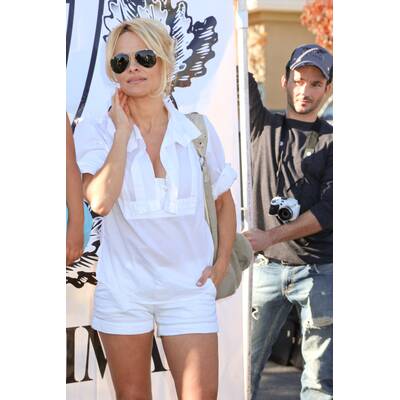 Pamela Anderson bei einem Charity-Run in L.A  vor dem Ronald McDonald House