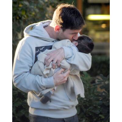 Lionel Messi & Freundin Antonella Rocuzzo mit Sohn Thiago