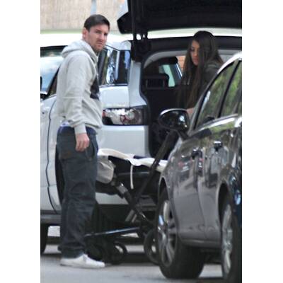 Lionel Messi & Freundin Antonella Rocuzzo mit Sohn Thiago