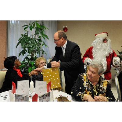 Charlene & Albert: Bescherung im Altersheim