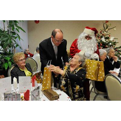 Charlene & Albert: Bescherung im Altersheim