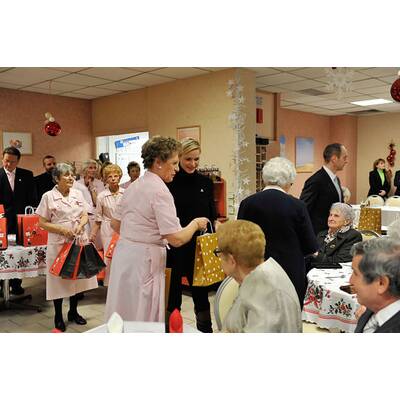 Charlene & Albert: Bescherung im Altersheim