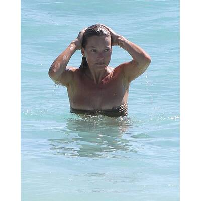 Kate Moss: Spaß im Meer