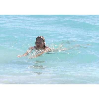 Kate Moss: Spaß im Meer