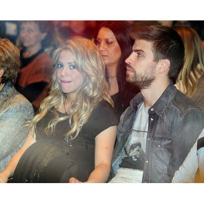 Shakira zeigt Riesen-Babybauch