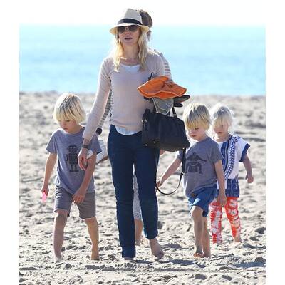 Naomi Watts: Strandausflug mit ihren Söhnen