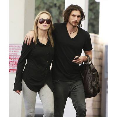 Star-Ladys und ihre knackigen Toyboys