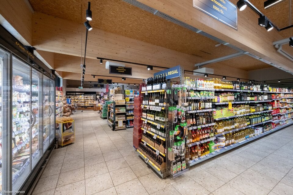 Auf rund 750 m² Verkaufsfläche wird ein umfassendes Sortiment geboten.