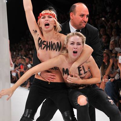 Femen stürmen Catwalk