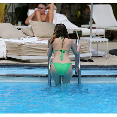 Hot: Kelly Brooks scharfe Bikini-Schau