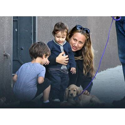 Tobey Maguire: Spaziergang mit Frau & Kids
