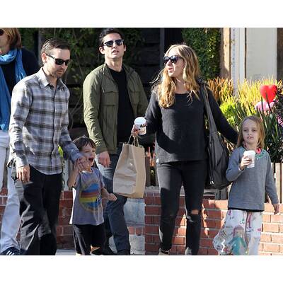 Tobey Maguire: Spaziergang mit Frau & Kids