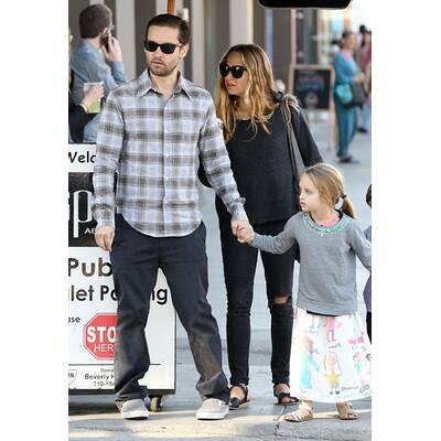 Tobey Maguire: Spaziergang mit Frau & Kids