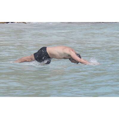 Jean Dujardin: Oscar-Star geht baden - am Schwulenstrand