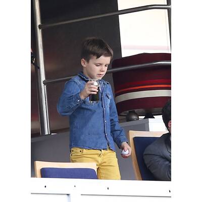 Harper Beckham jubelt Daddy David zu