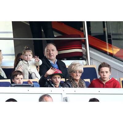 Harper Beckham jubelt Daddy David zu