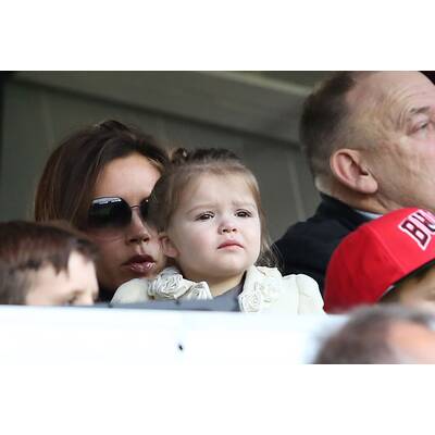Harper Beckham jubelt Daddy David zu
