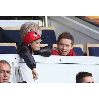Harper Beckham jubelt Daddy David zu