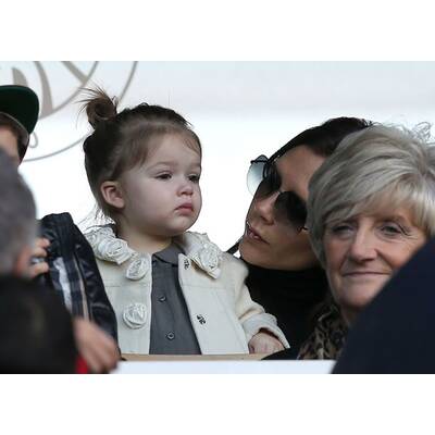 Harper Beckham jubelt Daddy David zu
