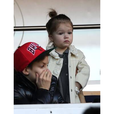 Harper Beckham jubelt Daddy David zu