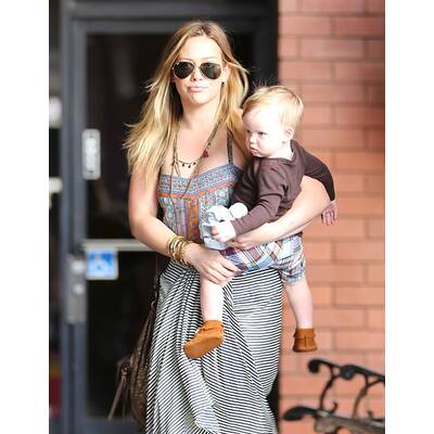 Hilary Duff unterwegs mit ihrem süßen Sohn