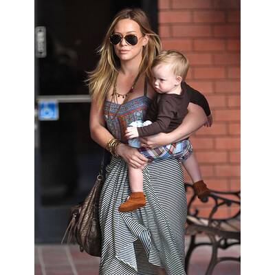 Hilary Duff unterwegs mit ihrem süßen Sohn