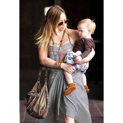 Hilary Duff unterwegs mit ihrem süßen Sohn