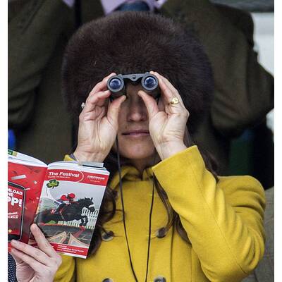 Pippa, mit wem turtelst du da?