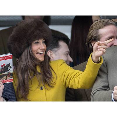 Pippa, mit wem turtelst du da?