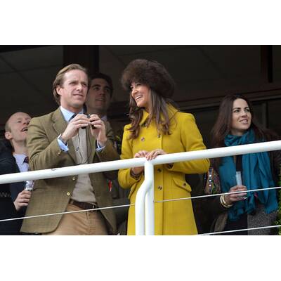 Pippa, mit wem turtelst du da?