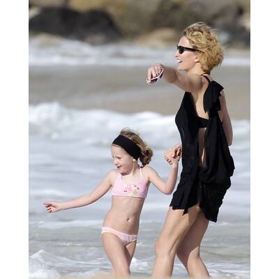 Karen Mulder (44) zeigt ihren sexy Strand-Body