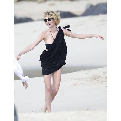 Karen Mulder (44) zeigt ihren sexy Strand-Body