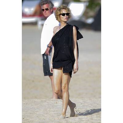 Karen Mulder (44) zeigt ihren sexy Strand-Body