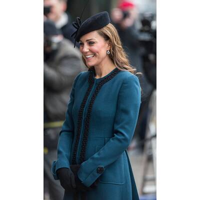 Stilvergleich Queen Elizabeth II und Herzogin Kate