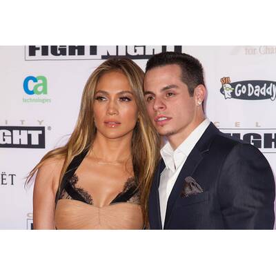 Jennifer Lopez führt ihr Kasperl aus