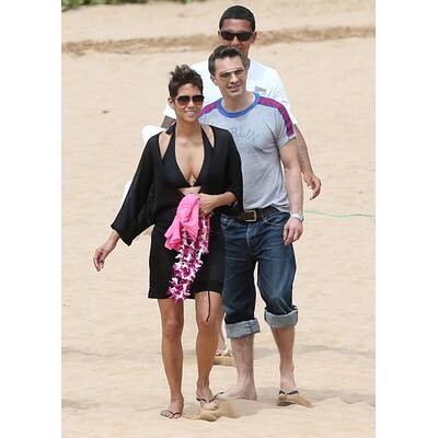 Halle Berry: Sexy Bikini-Mama zeigt Busen