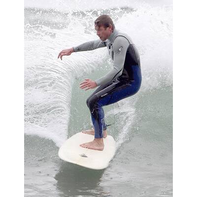 Liev Schreiber & der Mentalist beim Surfen