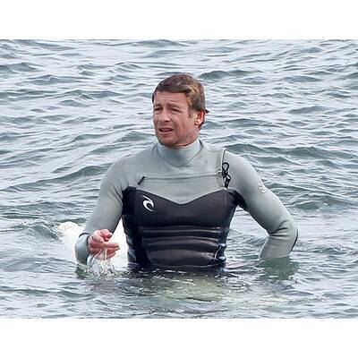 Liev Schreiber & der Mentalist beim Surfen