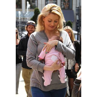 Holly Madison: So süß ist ihr Töchterchen Rainbow