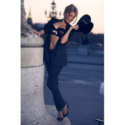 Frisch verliebt: Sylvie van der Vaart strahlt bei sexy Shooting