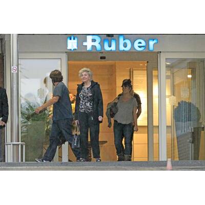 Familien-Aufmarsch in Klinik