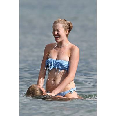 Ireland Baldwin: Verliebt im Urlaub