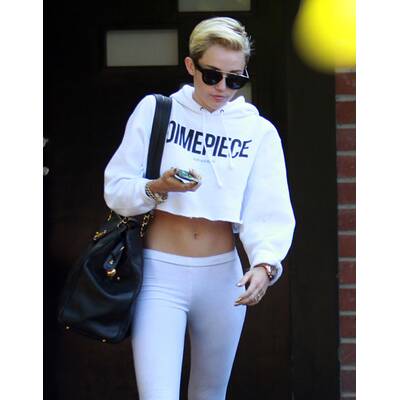 Miley Cyrus zeigt Bauch 