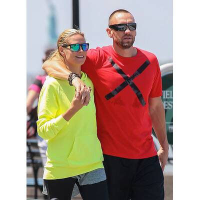 Stars zeigen die Sonnenbrillen-Trends 2013