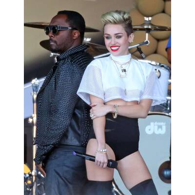 Miley Cyrus zeigt nackte Haut