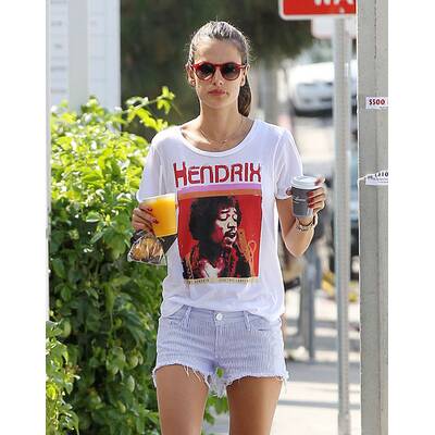 Stars zeigen die Sonnenbrillen-Trends 2013